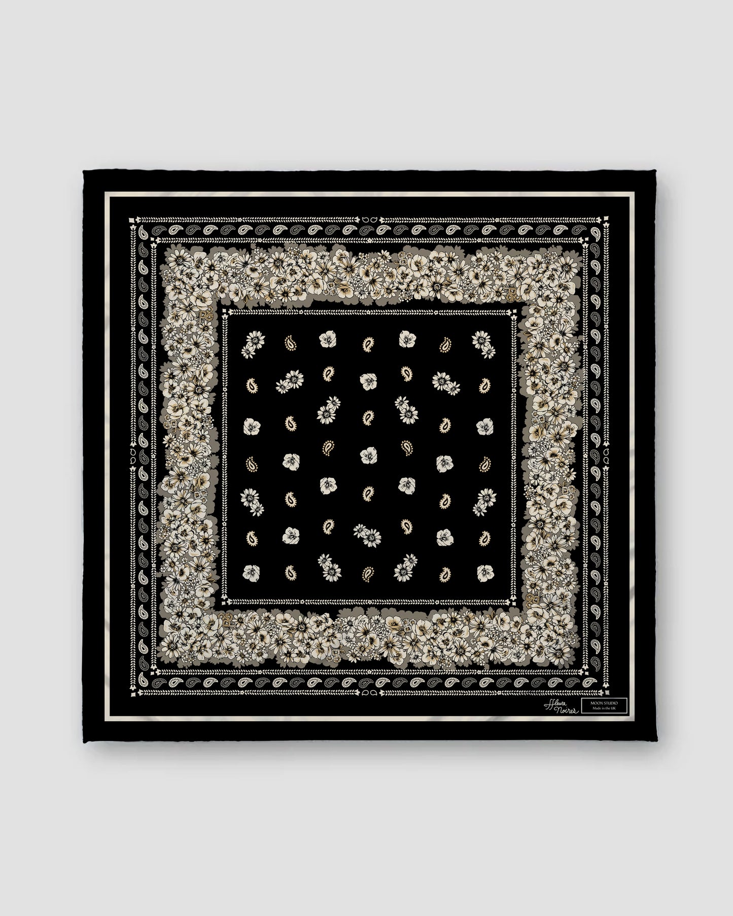 Printed in UK Silk Twill Scarf (ffleurs noires)